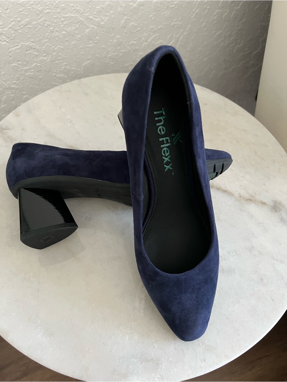 THE FLEXX Navy Suede Chunky Heel Pumps